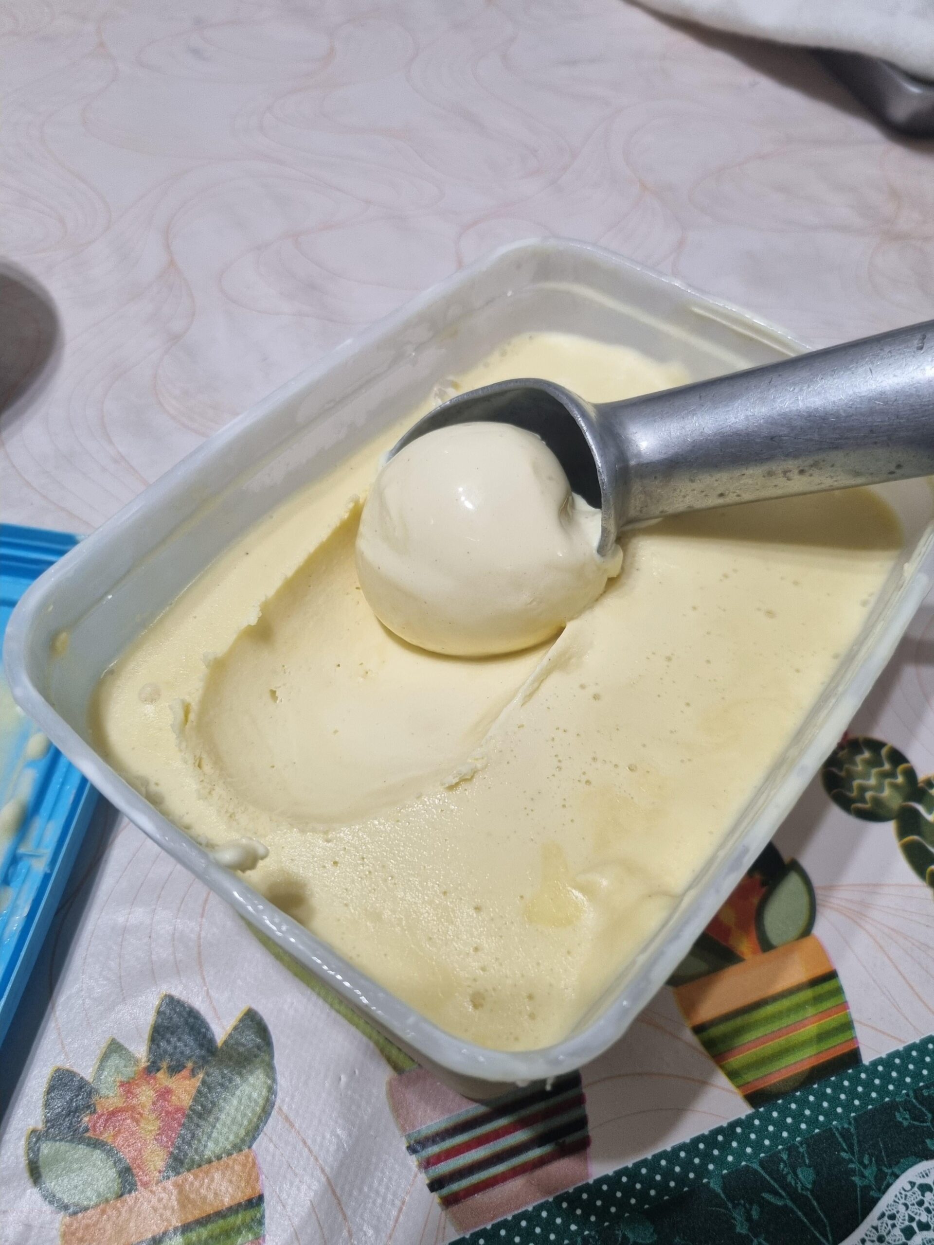 I've always wanted to try this recipe of Butter Icecream from a ...
