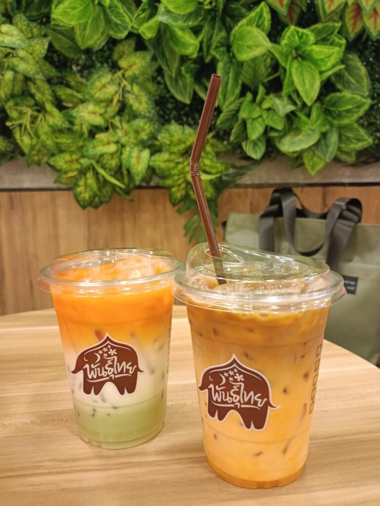 Two tone coffee/ice tea at Pan Thai Cafe, Chinatown, Bangkok, Thailand