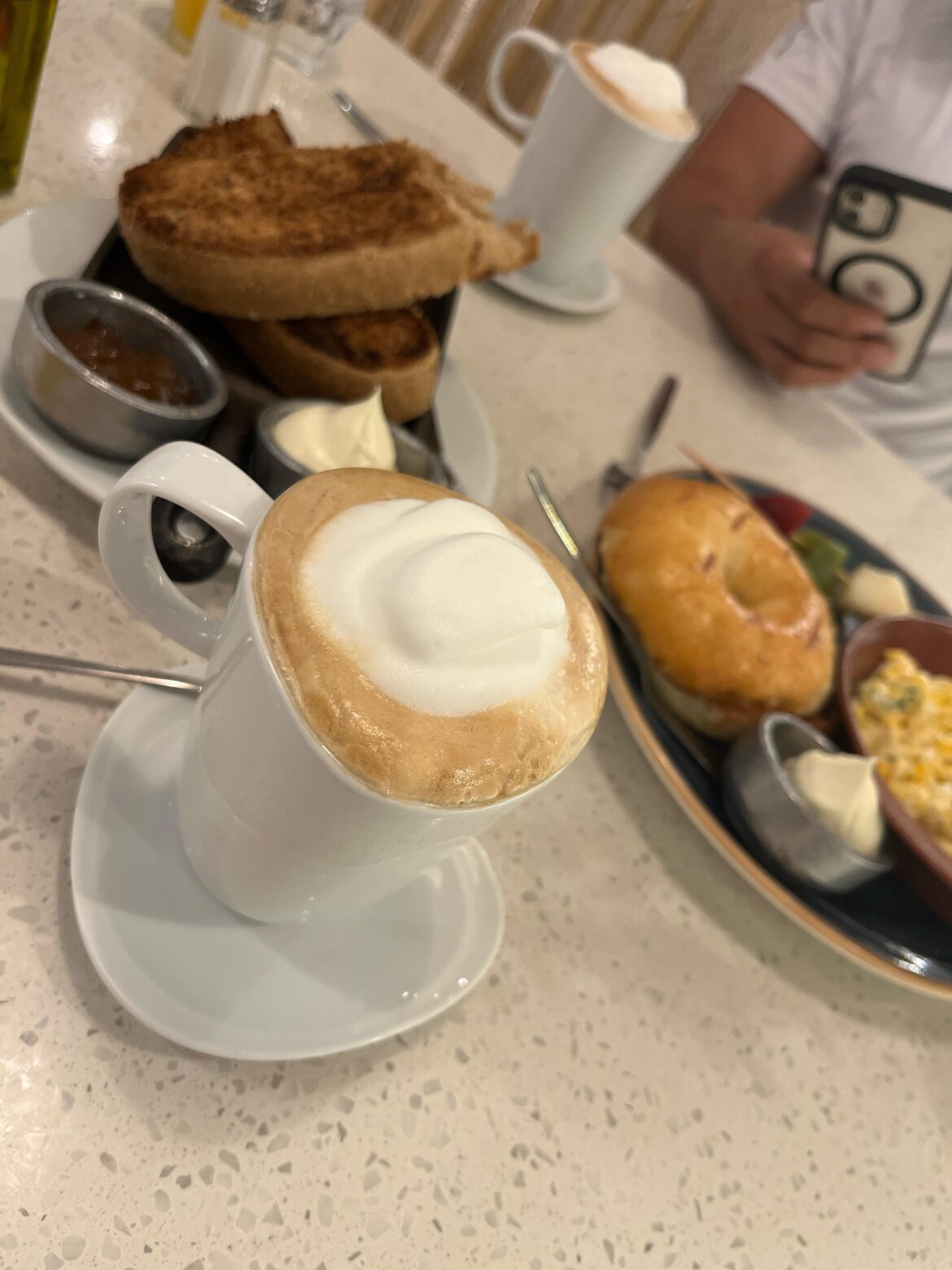 A good breakfast with coffee with milk to start the day!