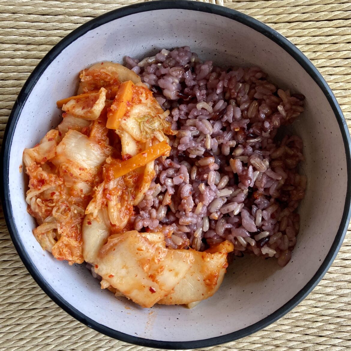 I made multigrain rice Japgokbap 잡곡밥 in a simple cheap rice cooker I made multigrain rice Japgokbap 잡곡밥 in a simple cheap rice cooker
