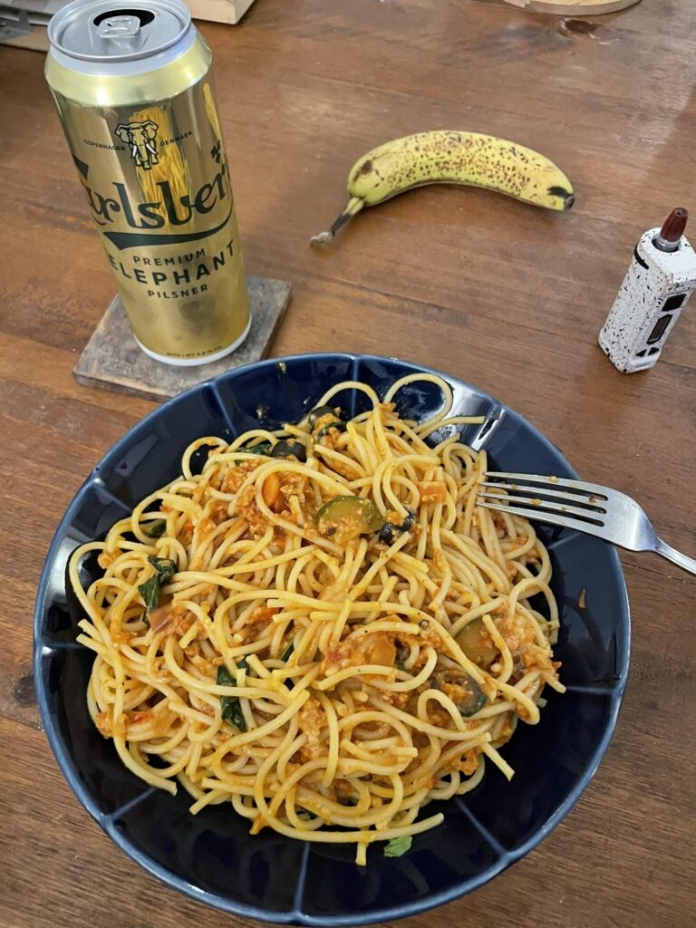 Vegetarian spaghetti bolognese ft. Carlsberg and Chemdawg
