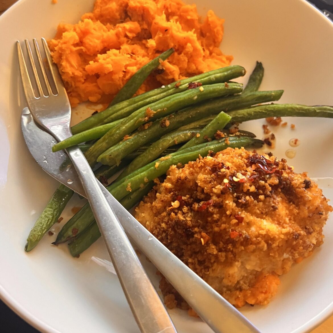 Spicy Maple Chicken with Mashed Sweet Potatoes & Roasted Green Bean