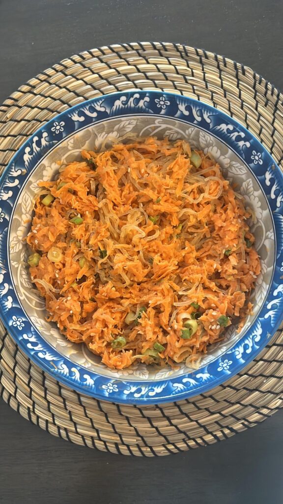 Sea tangle noodle salad with shredded carrots & scallions