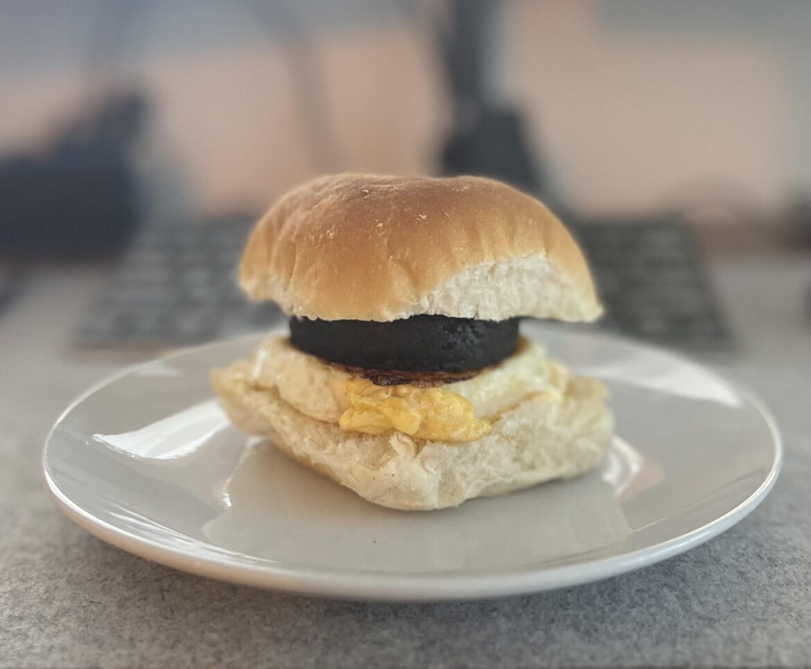 Todays hangover cure - Black pudding and fried egg in a morning roll 🏴󠁧󠁢󠁳󠁣󠁴󠁿