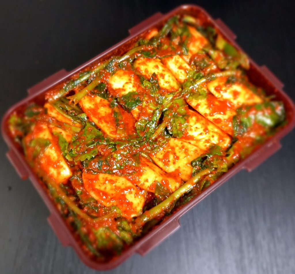 Homemade altari (ponytail radish) kimchi 😋😁