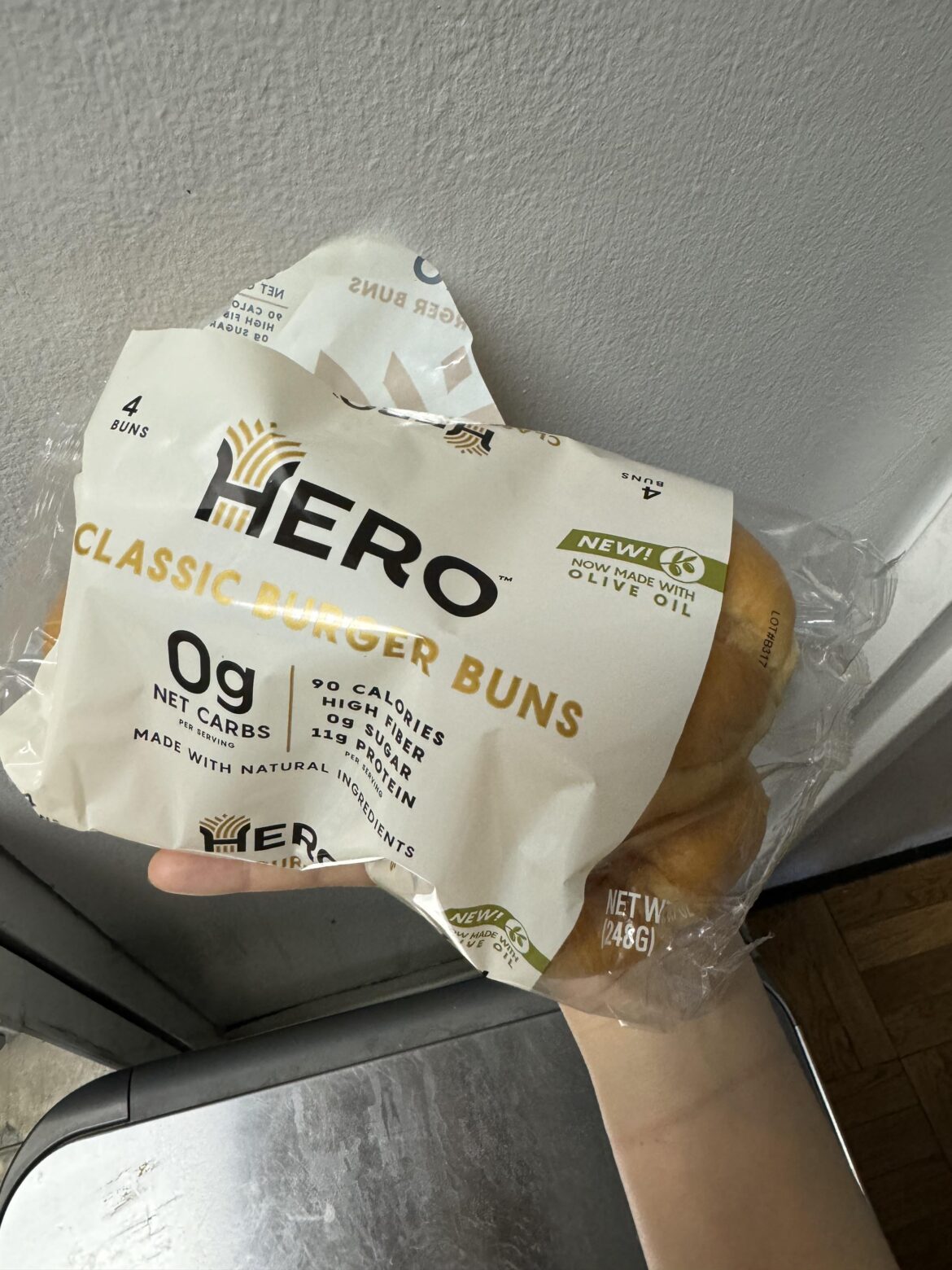 Anyone use HERO BREAD? Buns are only 90 cal!!!