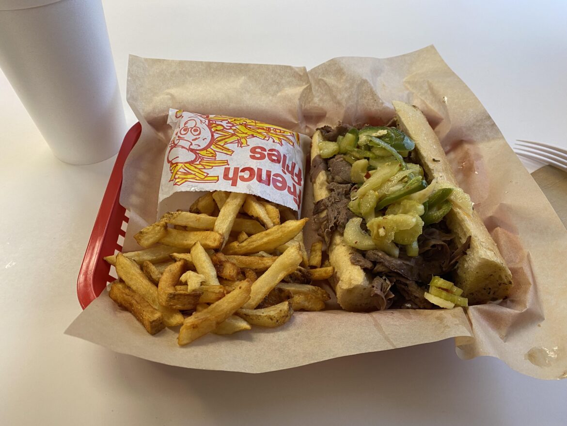 Frannies Beef by O’Hare- probably the best Italian beef I’ve ever had 😋