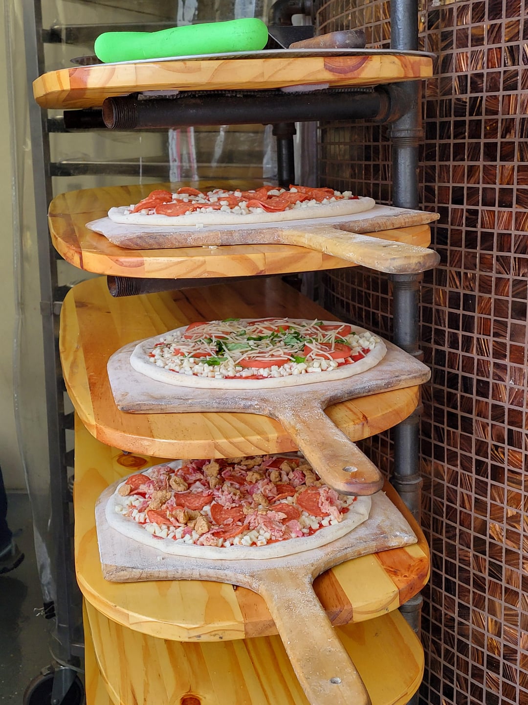 I Work On A Wood Fired Pizza Food Truck Dining And Cooking i-work-on-a-wood-fired-pizza-food-truck-dining-and-cooking