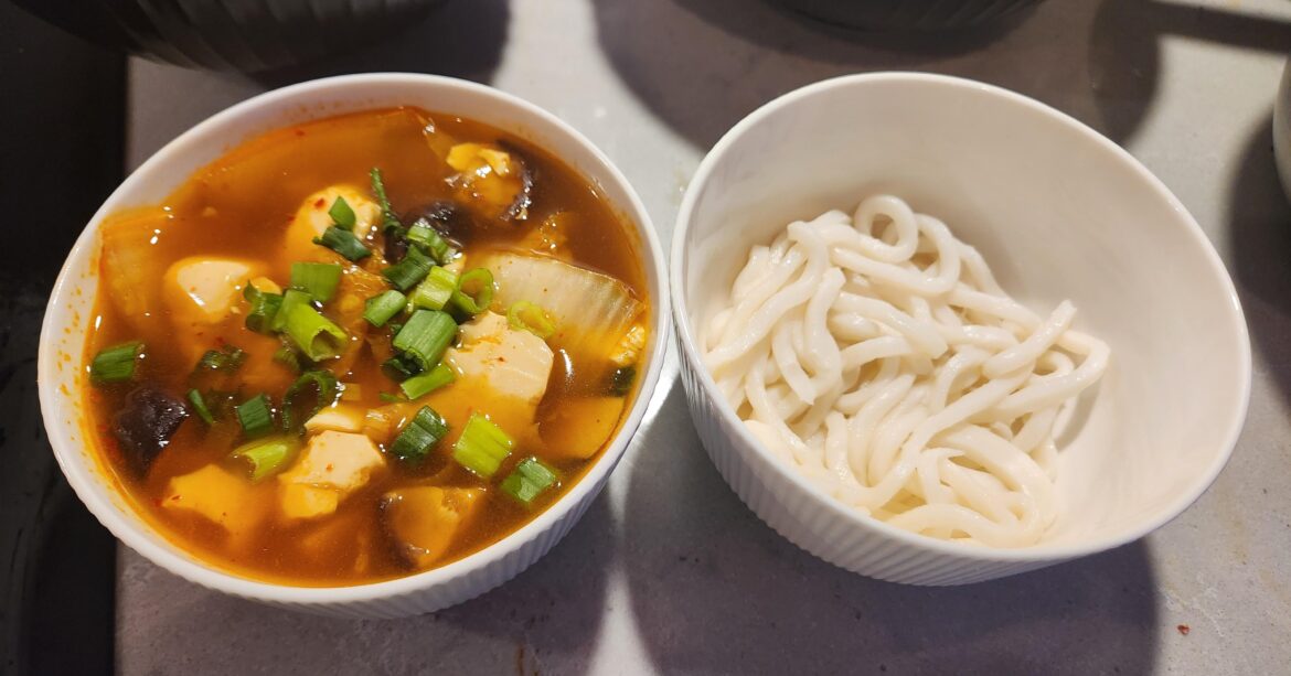 Korean tofu soup with udon noodles (273 cal)!