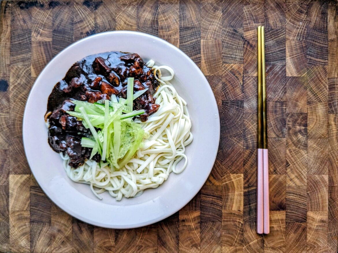 Made jajangmyeon today for the first time.