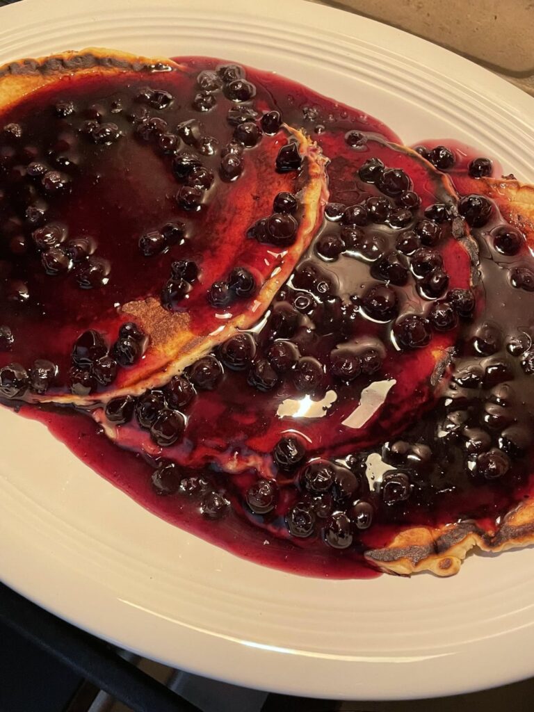 Fast Blueberry syrup hack for pancakes ( my method is below ) Fast Blueberry syrup hack for pancakes ( my method is below )