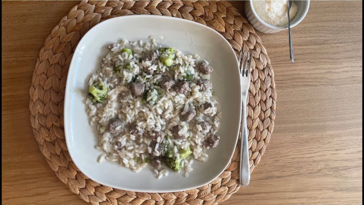 Italian Rice with sausage and broccoli. (Risotto Salsiccia and broccoli.) Italian Rice with sausage and broccoli. (Risotto Salsiccia and broccoli.)