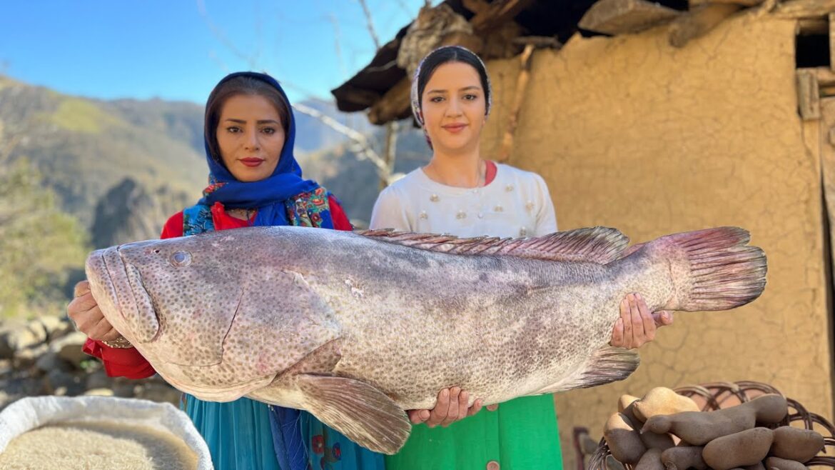 Big Fish Cooked with Tamarind Seasoning and Served with Rice ♧ Big Fish Recipe