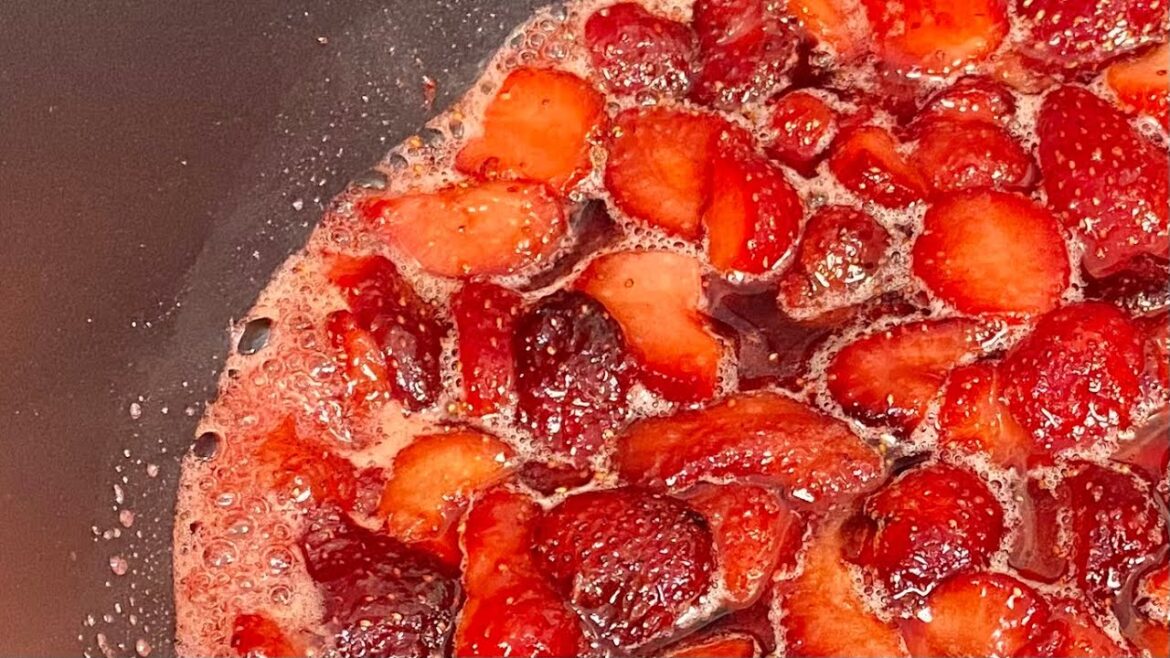 Easy 3-ingredient strawberry jam recipe | How to make strawberry jam from frozen strawberries