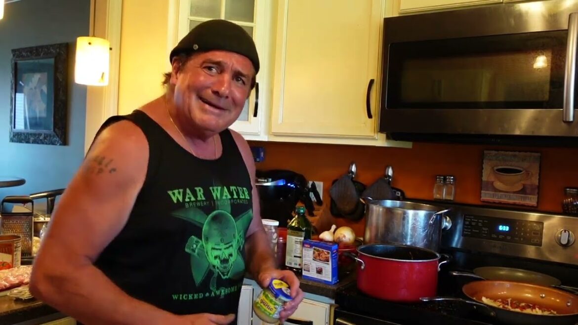 Cooking with Paul | An easy sauce receipe! (A special out of the studio)