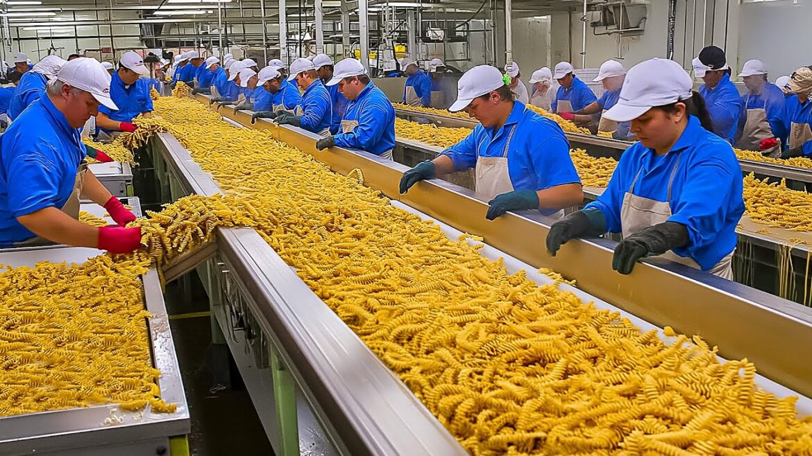 How Italy Produces 6.4 Billion Pounds Of Pasta Every Year