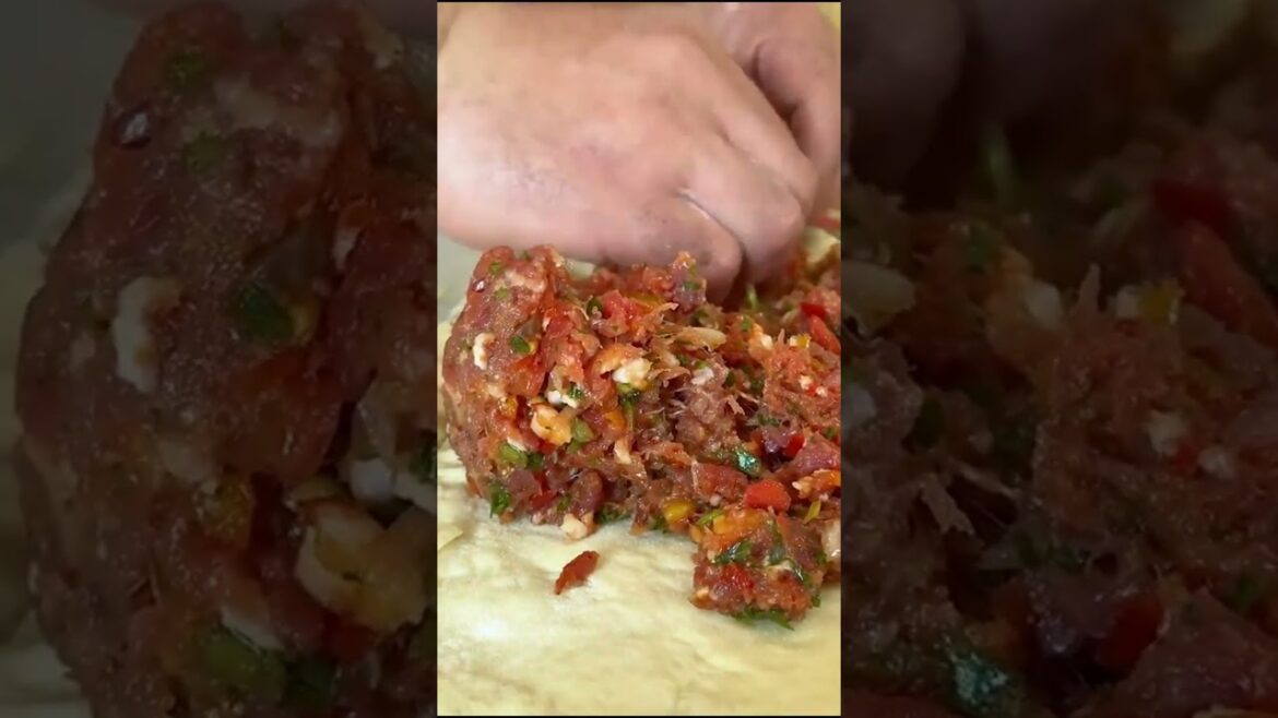 Huge Turkish Pizza with Meat #cookingchannel #viral #azerbaijanifood Huge Turkish Pizza with Meat #cookingchannel #viral #azerbaijanifood