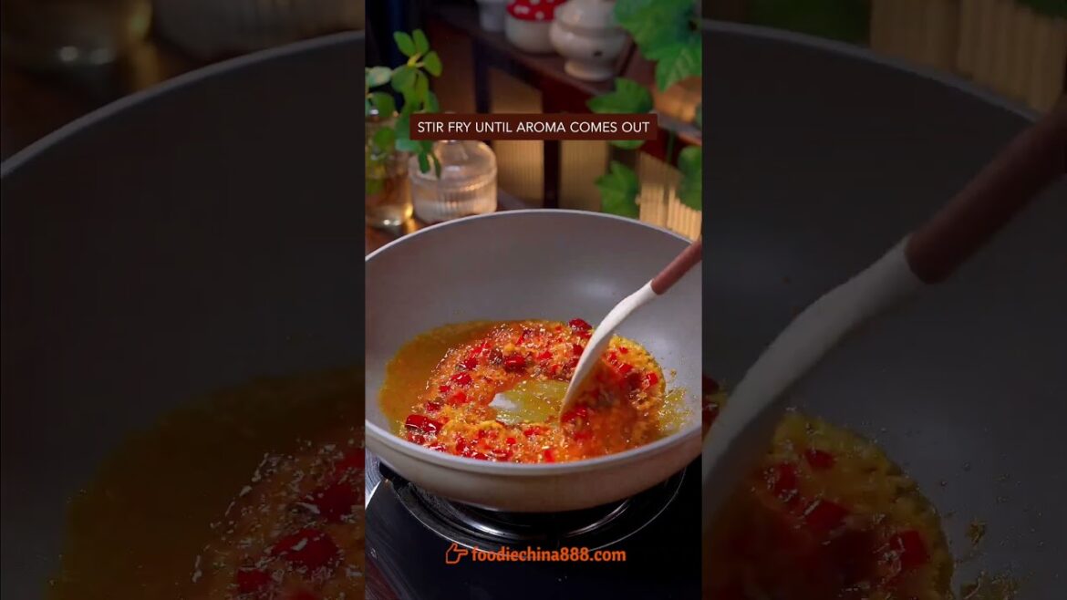 EASY SPICY STIR-FRIED CLAM RECIPE #recipe #cooking #chinesefood #seafood #clam #shellfish #spicyfood