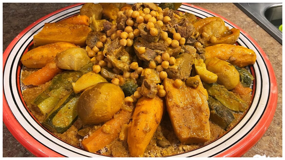 الكسكس المغربي ببلبولة الشعير بالخضر و اللحم لذيذ  مع كل الخطوات/ كسكس الشعير أو البلبولة