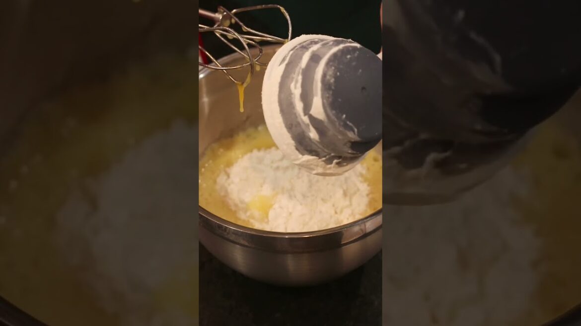 Pizzelle are the classic italian cookie for the holidays #cooking #italianfood #cookies