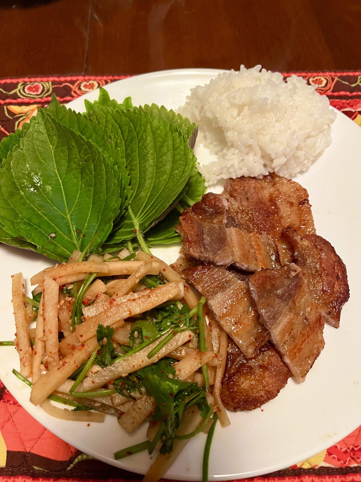 Quick dinner: Pork belly, rice, perilla leaves, and gosu kimchi!