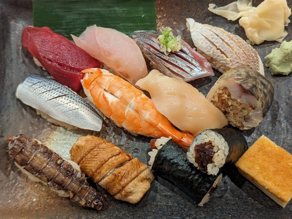 Edomae sushi set and the Hokkaido uni lunch at Sushi Kisen