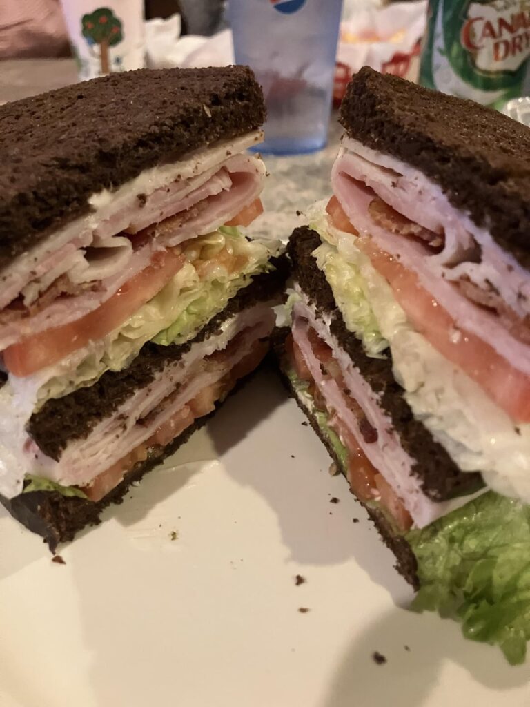 Met my folks out at a local bar & grill for supper tonigh with my wife and kids. I had a club wrap, sub dark rye for the wrap