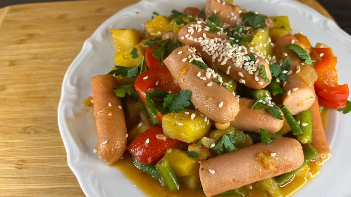 I came home, took out what I had from the refrigerator and it turned out to be a good dinner in 15 minutes.