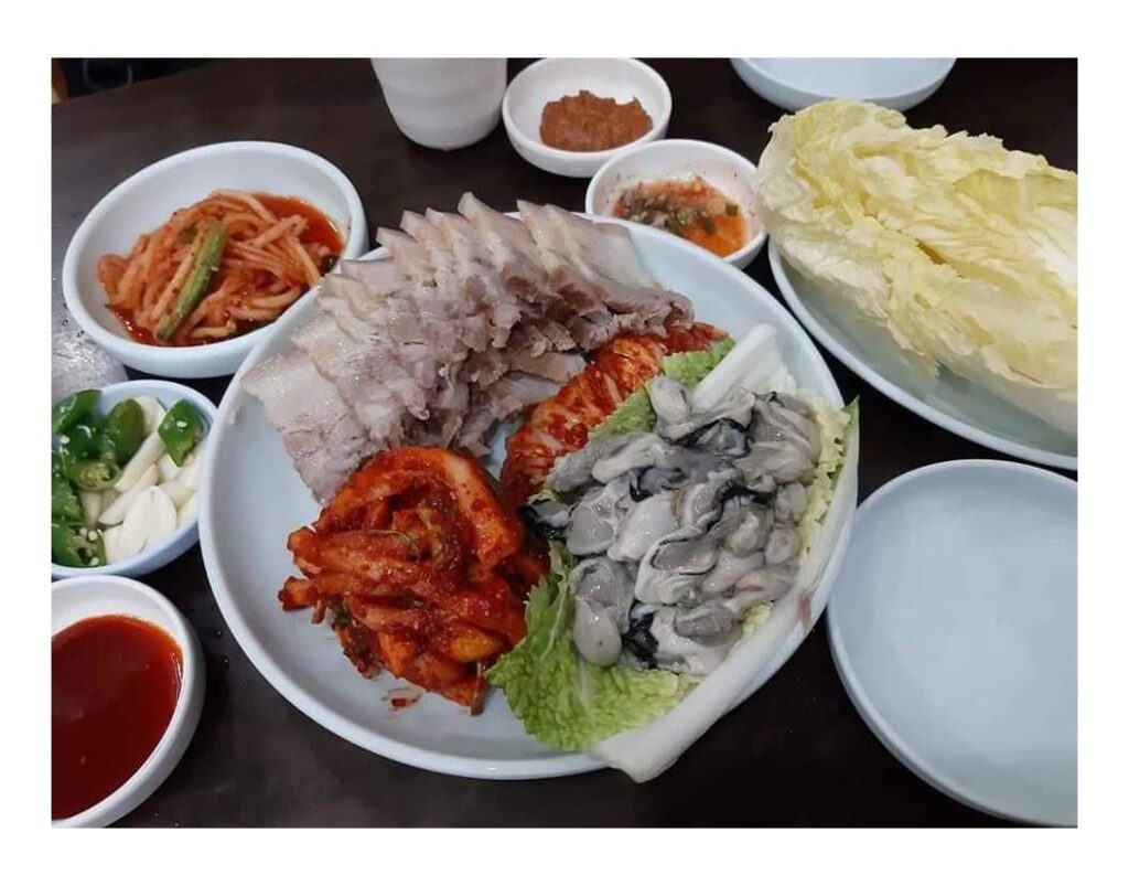 Oyster bossam, delicious lunch of my trip in Seoul