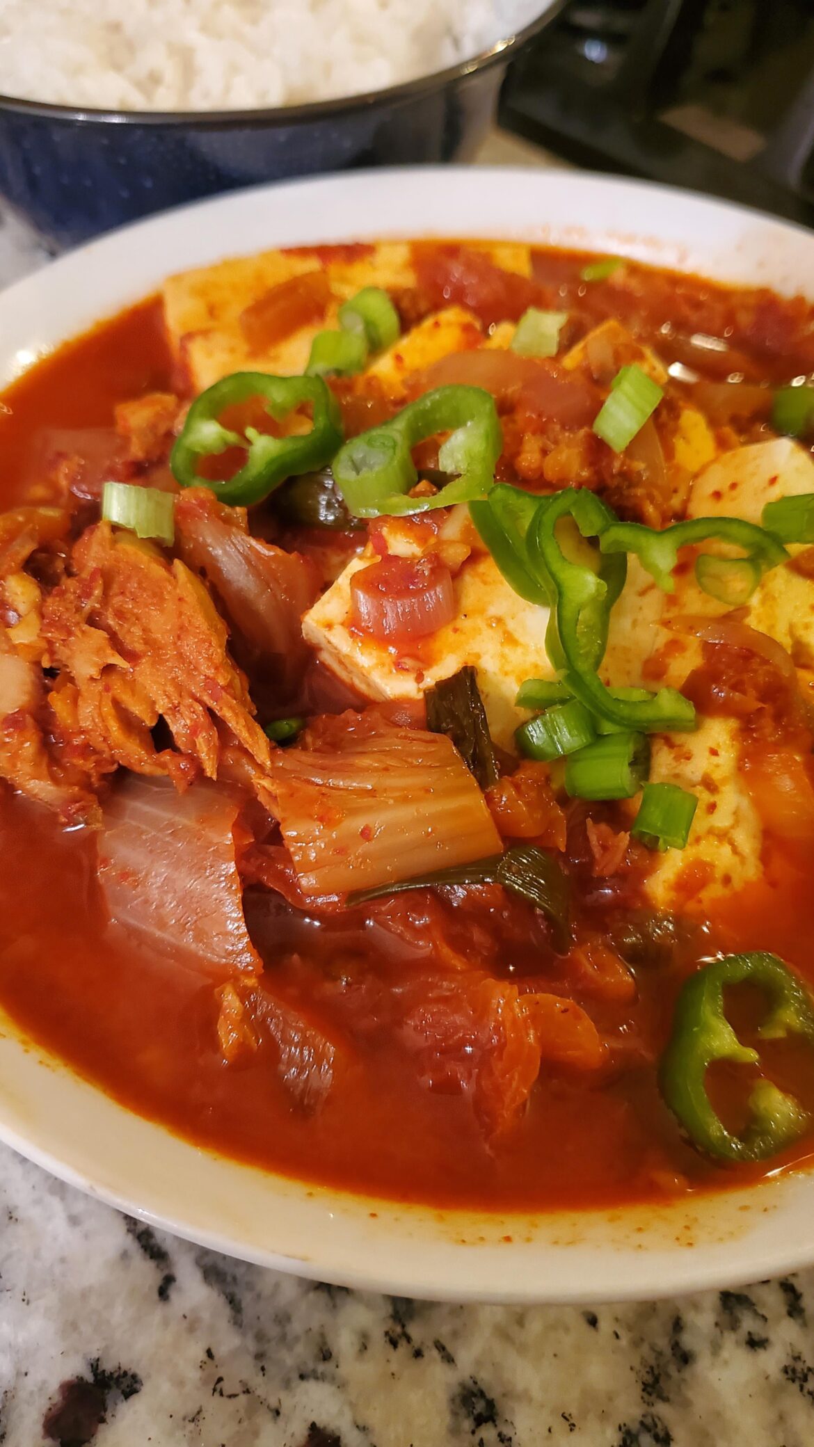 Kimchi stew with tuna Chamchi-kimchi-jjigae 참치김치찌개
