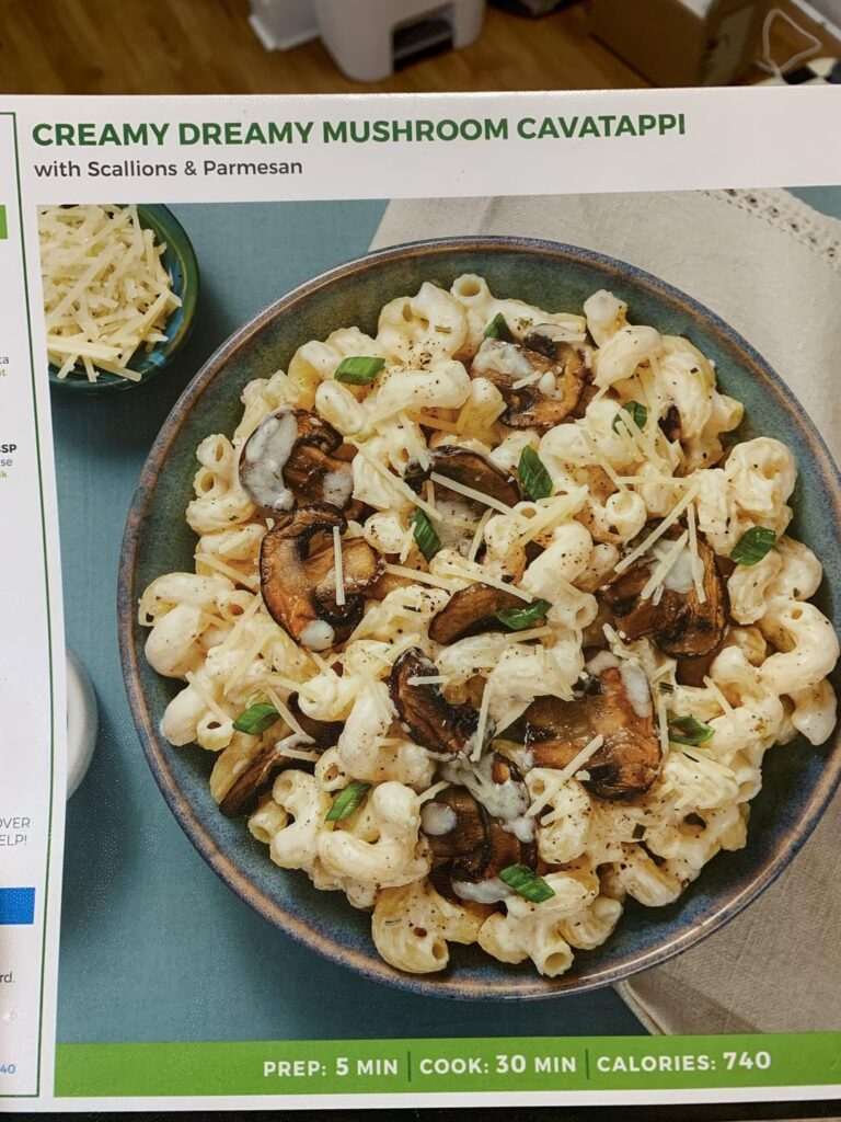 Mushroom cavatappi w/🍗