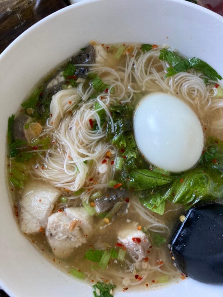 Rice noodles and eggs