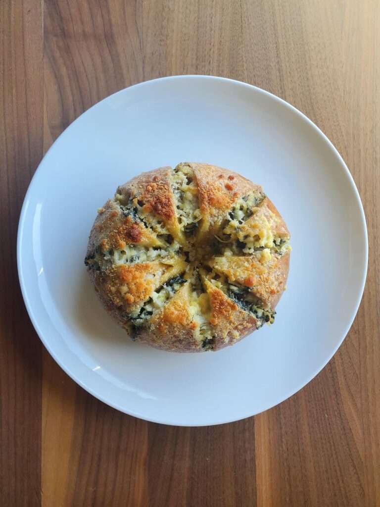 The other week, I had some leftover spinach artichoke dip that I decided to turn into Korean garlic bread, using it in place of the cream cheese, and today, I did the same with some leftover corn cheese.