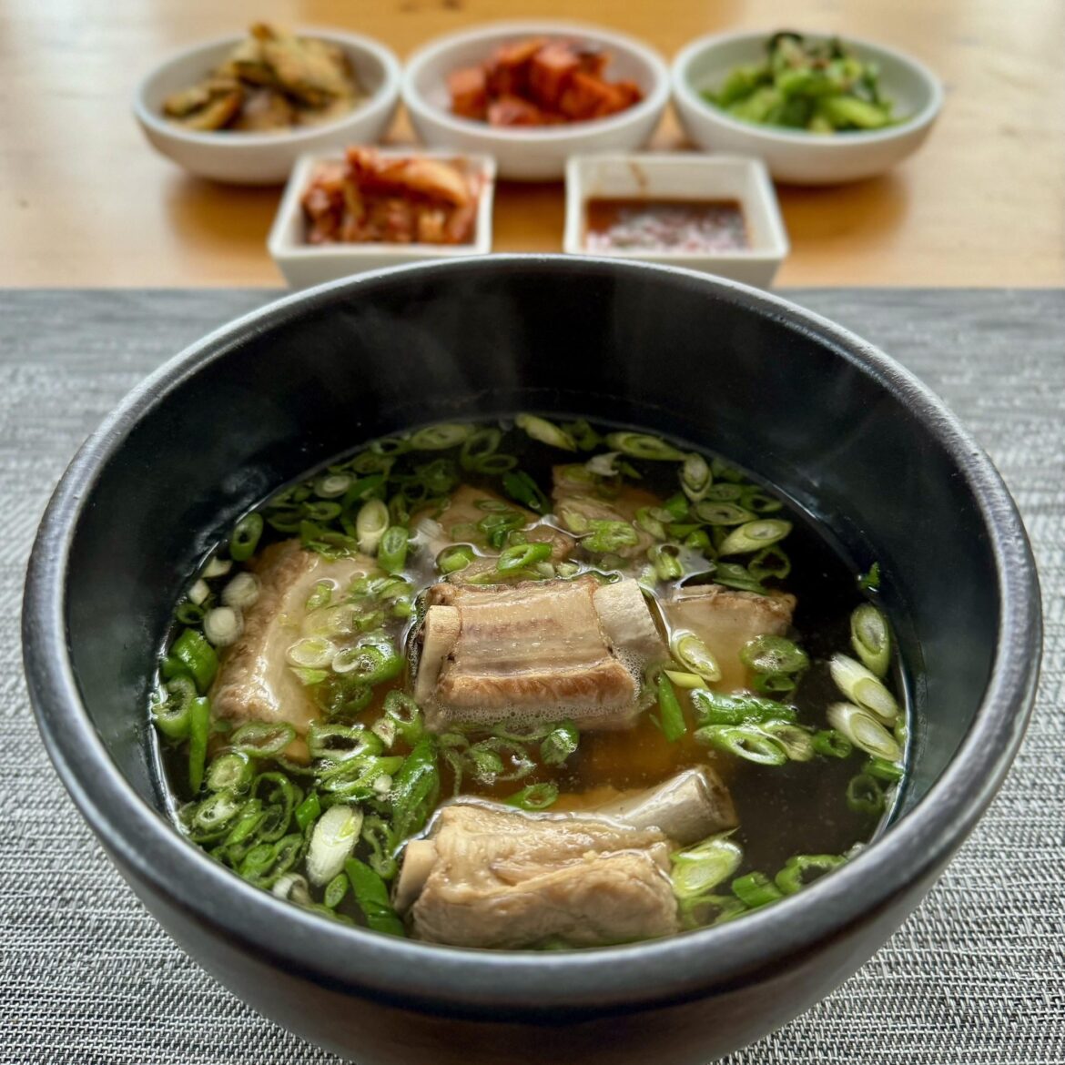 Dwaeji galbi tang