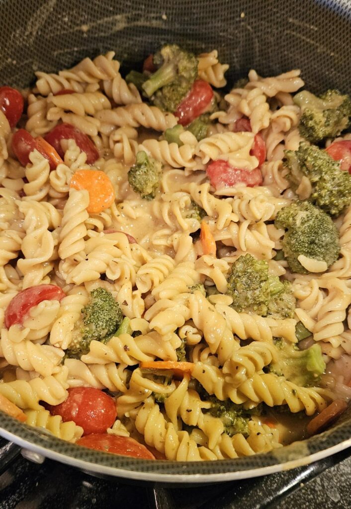 Just tried Dr. Greger's Penne Primavera! Banza rotini was all I had on hand, it was delicious 💚🌿