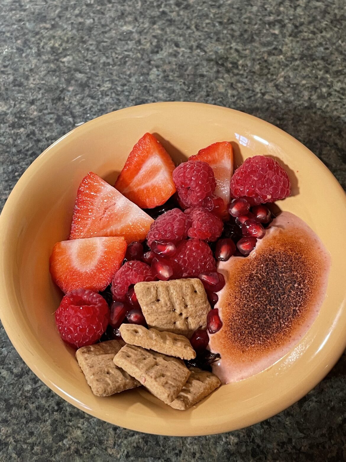 S’more inspired oats w/ faux chocolate ❤️