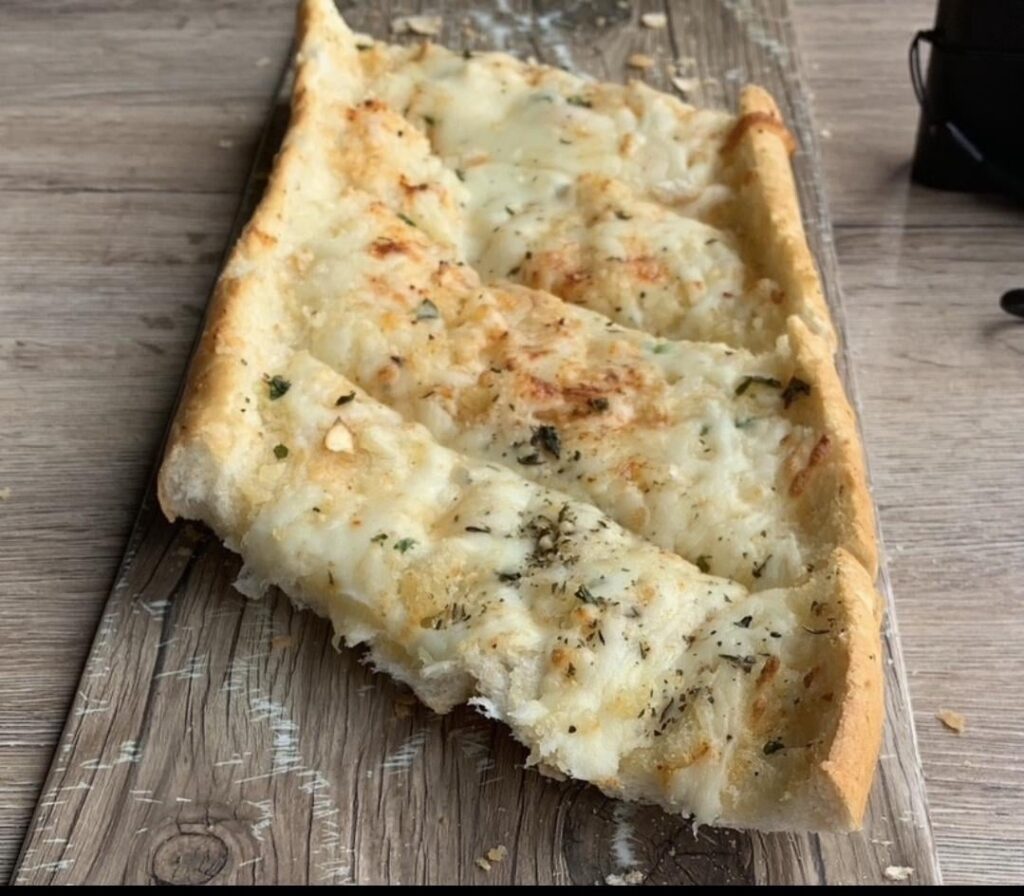 Join me for a meal on the floorboard anyone?