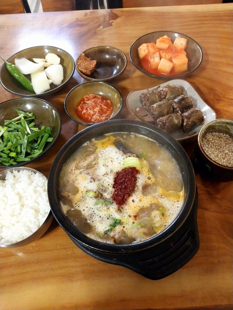 Rainy and snow day Sundaeguk