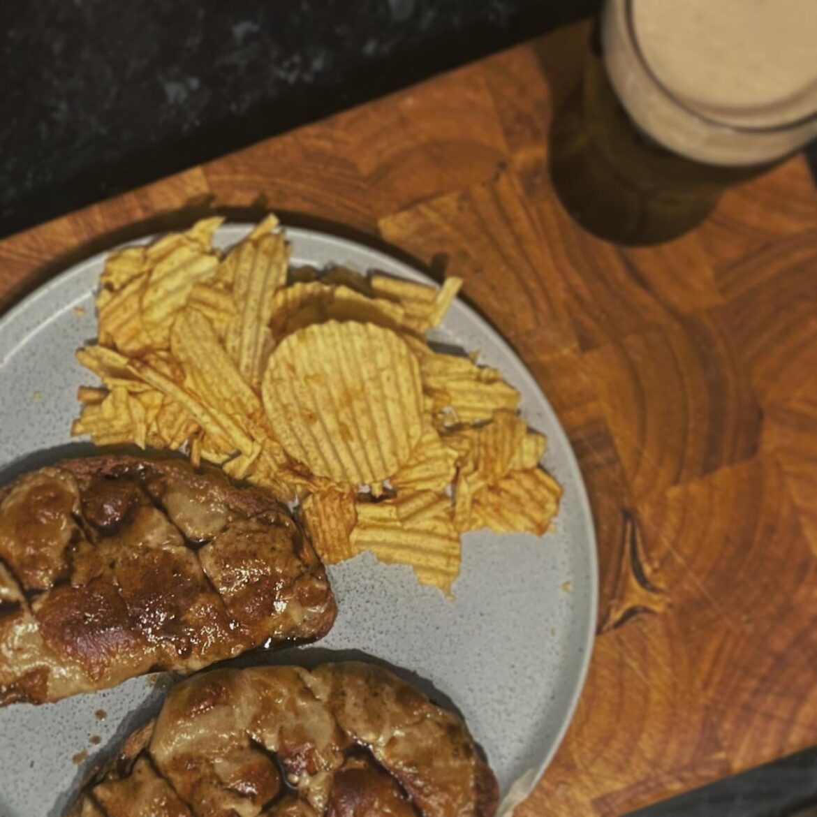 Guinness rarebit, worcestshire, crisps