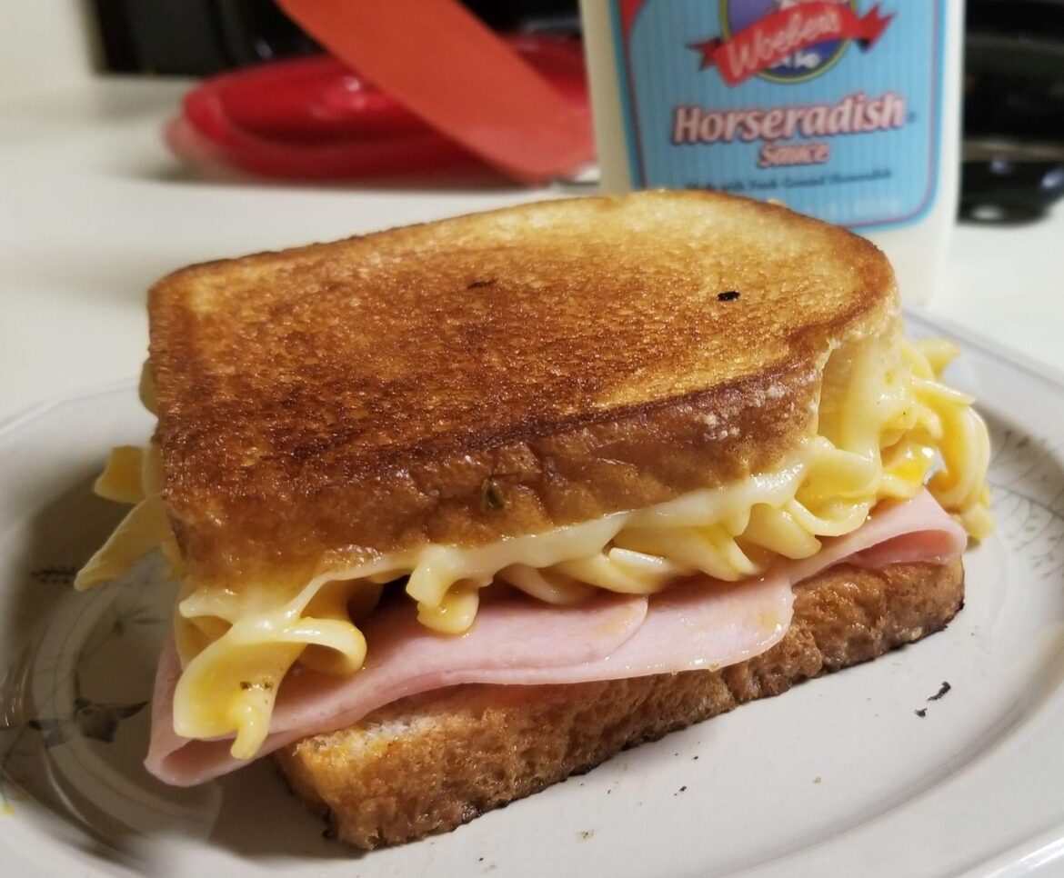 Grilled Ham Mac & Cheese