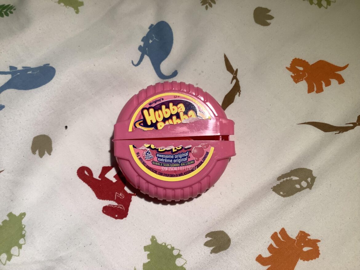 Sugar and wet plastic (Hubba bubba tape)