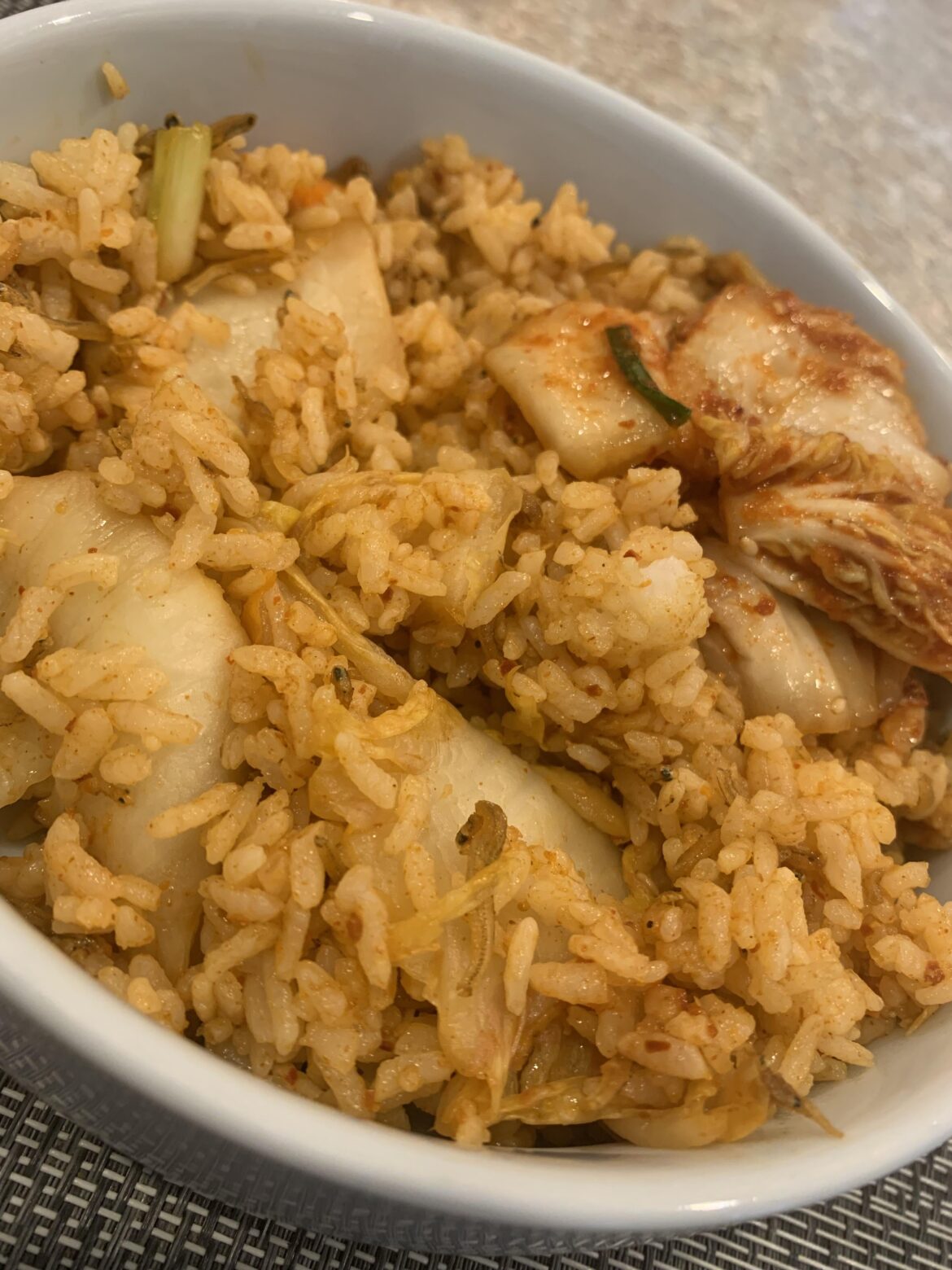 Bibimbap with kimchee, gochujang, myeolchi 🐟 ran out of gim unfortunately