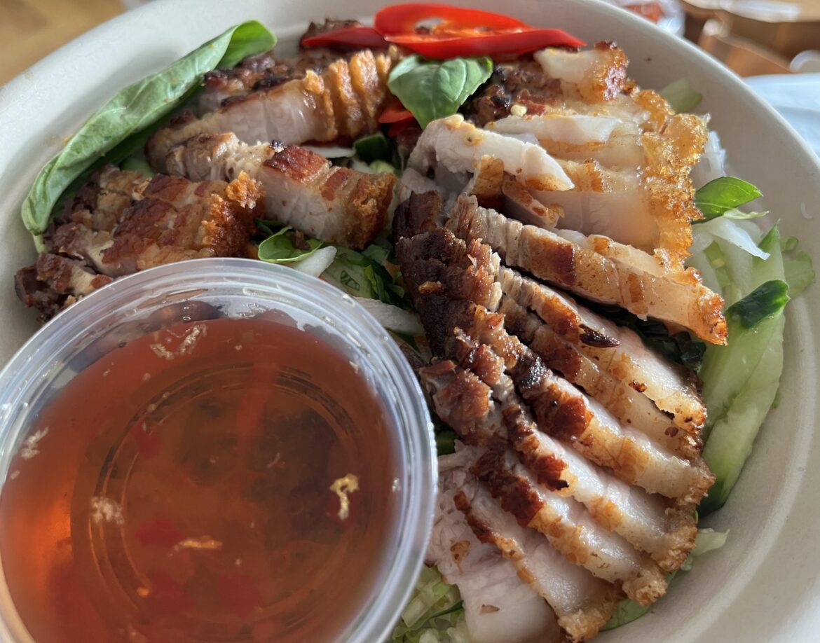 Banh Hoi Thit Heo Quay