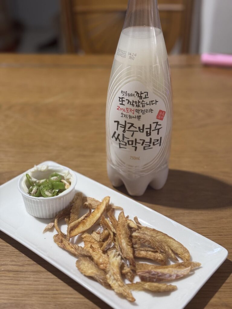 먹태 (dried pollack) anyone?