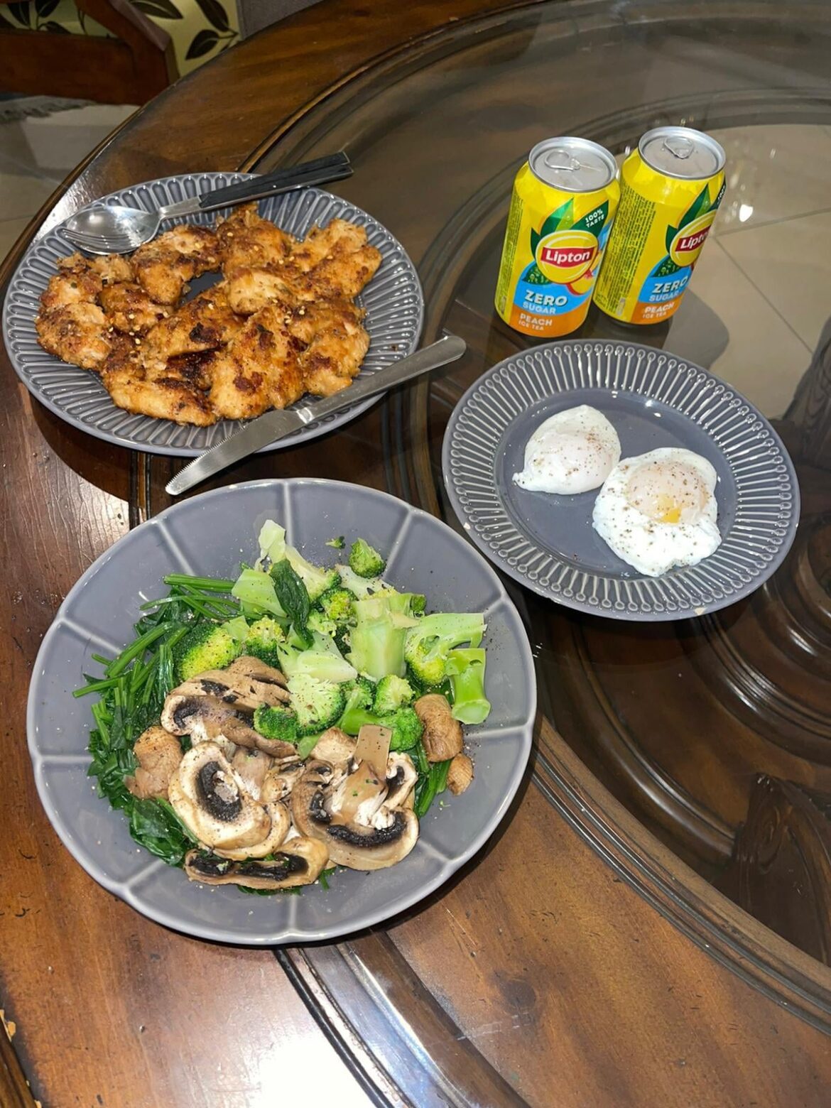 Protein heavy marinated chicken breast w/ egg & veggies Protein heavy marinated chicken breast w/ egg & veggies