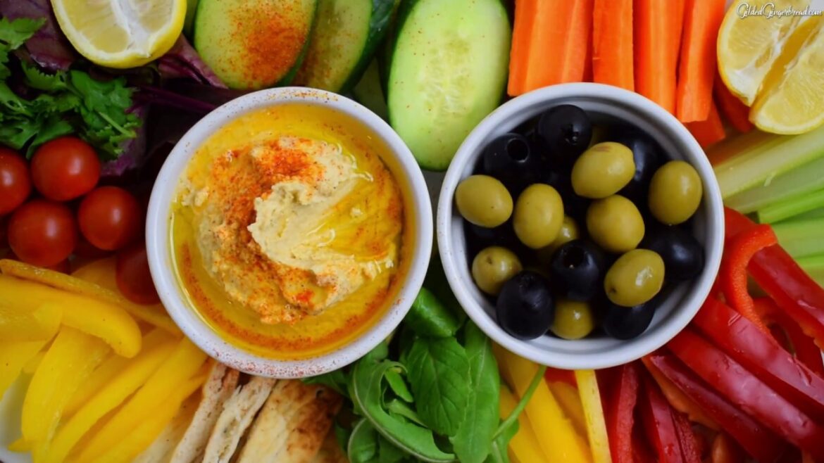 How to Make Easy Roasted Garlic Hummus