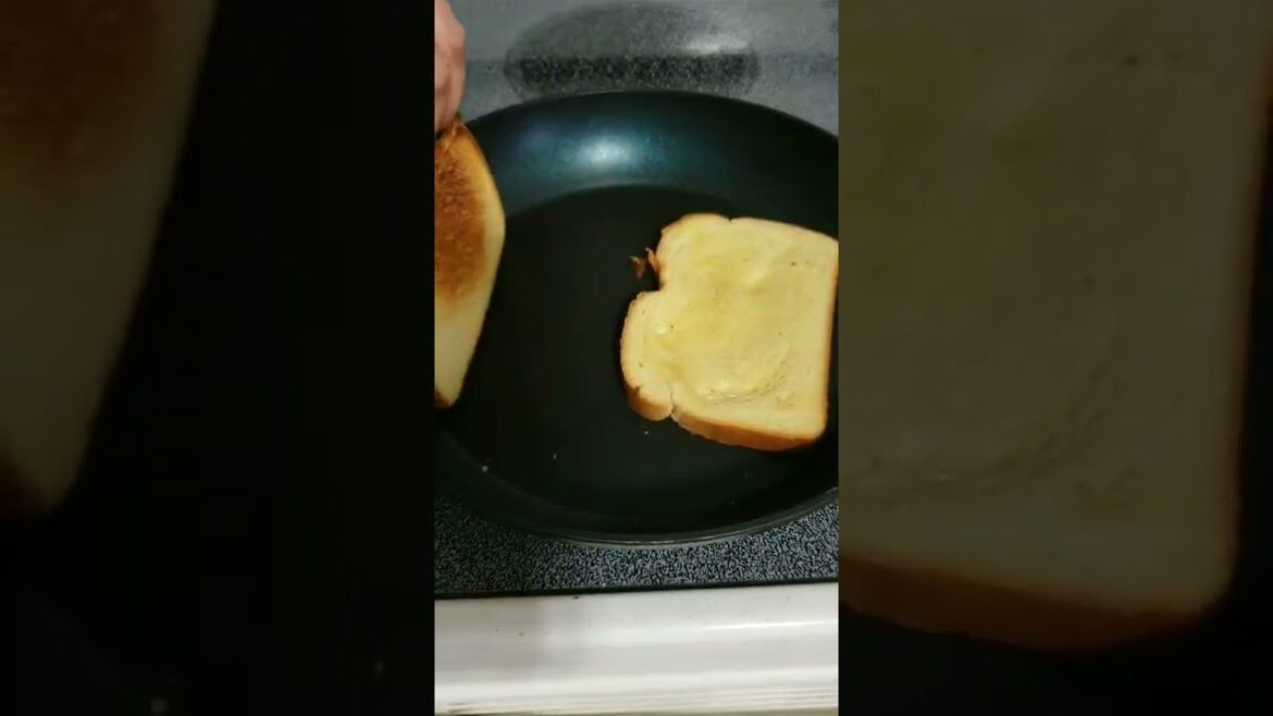 Best- Tuna Melt Sandwich! How to make Cheesy Tuna Sandwich.