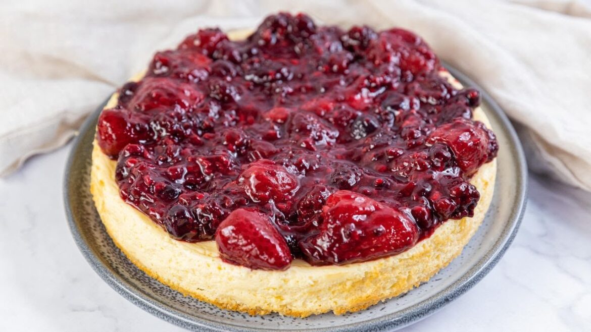 EASY & DELICIOUS Low Calorie Cheesecake | Greek Yoghurt Cheesecake with Oat Crust