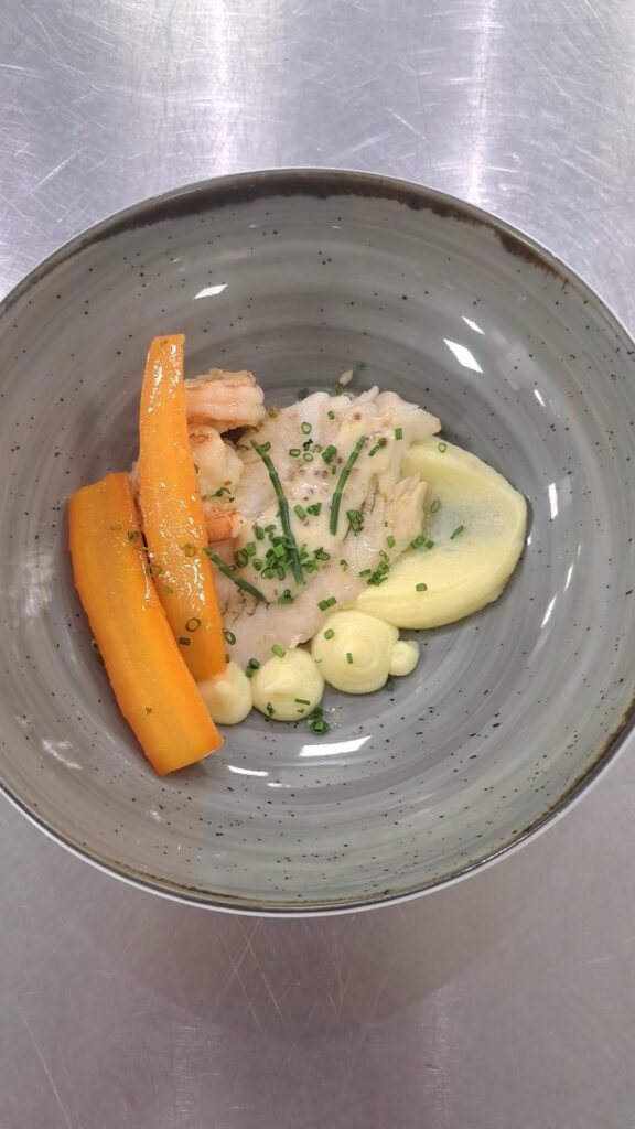 Scol with glazed carrots and garlic white whine shrimp