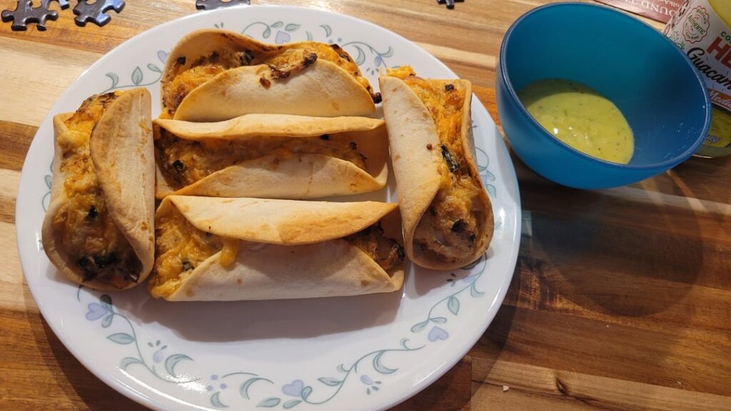 Taq-ketos! Taq-ketos!